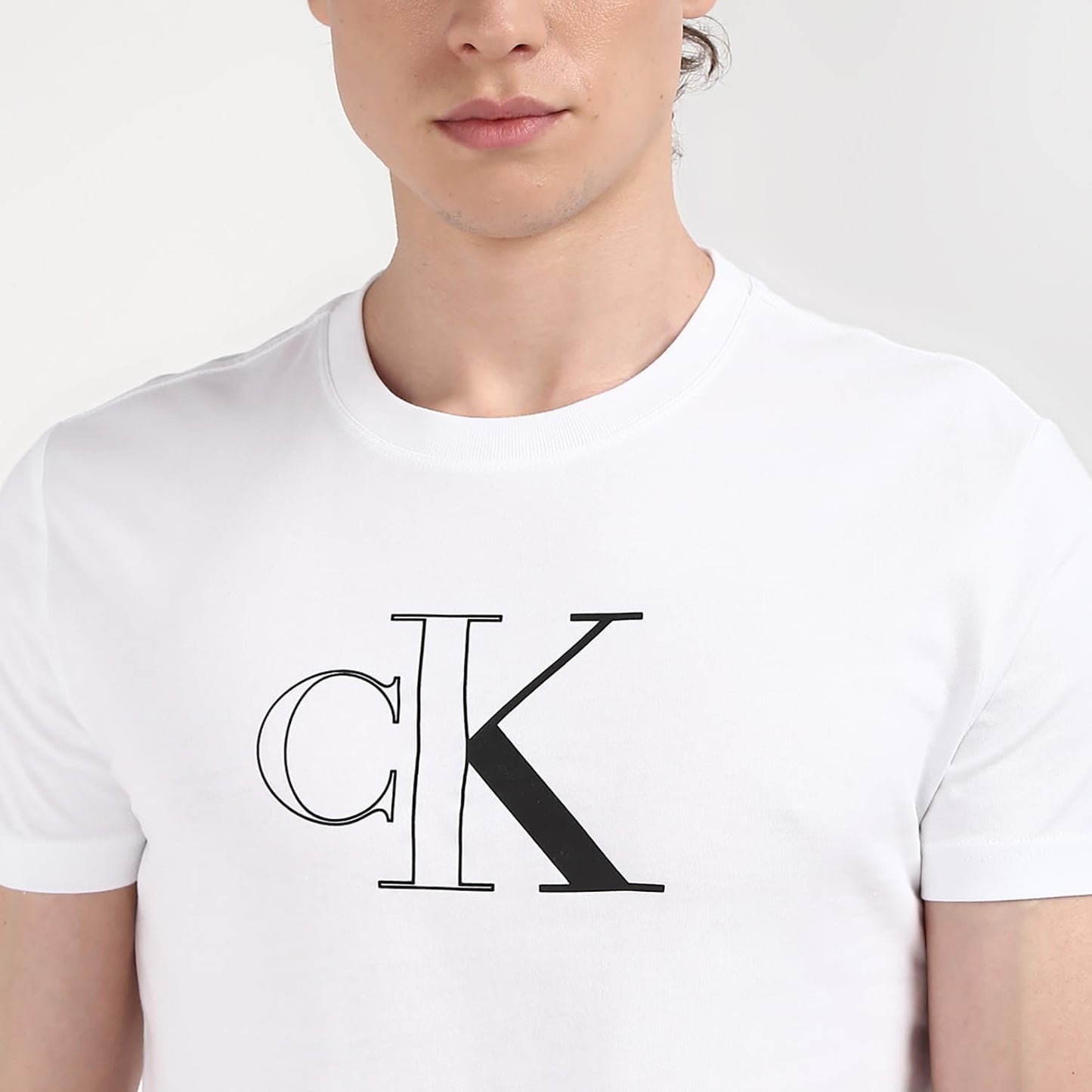 Calvin Klein Jeans Men's Outline Monologo Short Sleeve Round Neck T-Shirt
